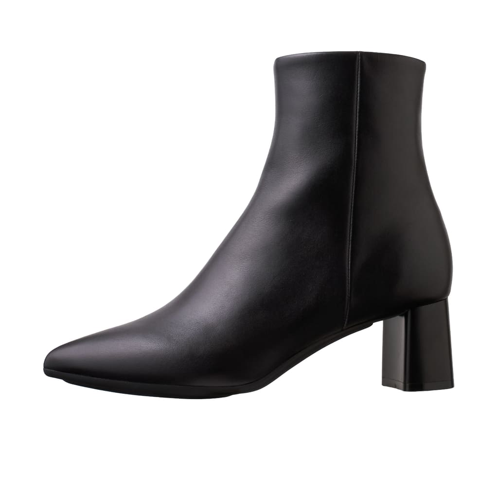 極美品　DIANA ダイアナ ショートブーツ ブラック 25cm U66248 靴・バッグのダイアナ通販サイト ｜ U66238: シューズ 【dianashoes.com】